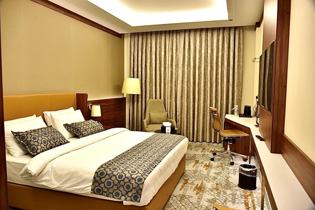 Royal Vista Hotel Ибри Экстерьер фото