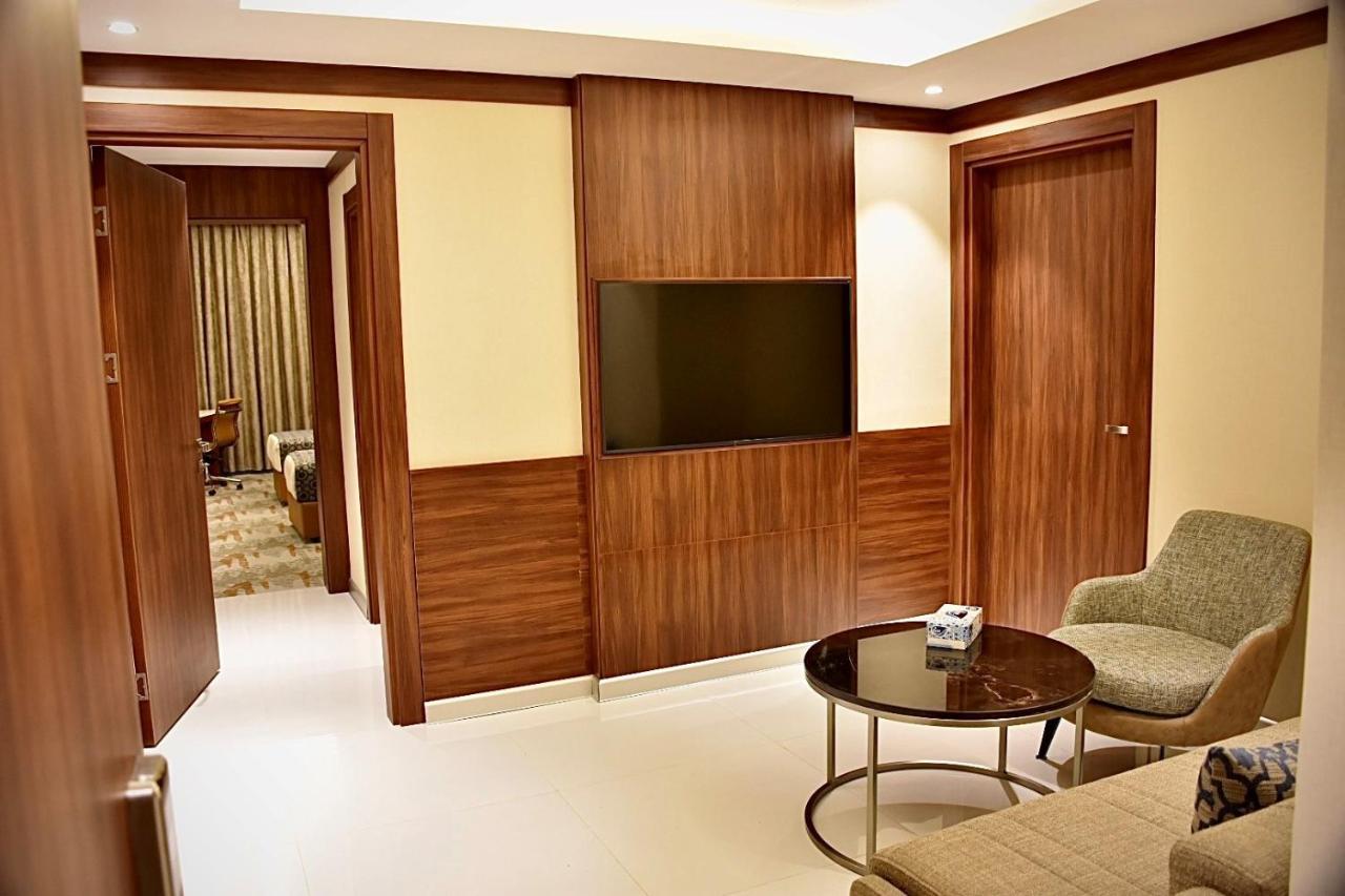 Royal Vista Hotel Ибри Экстерьер фото