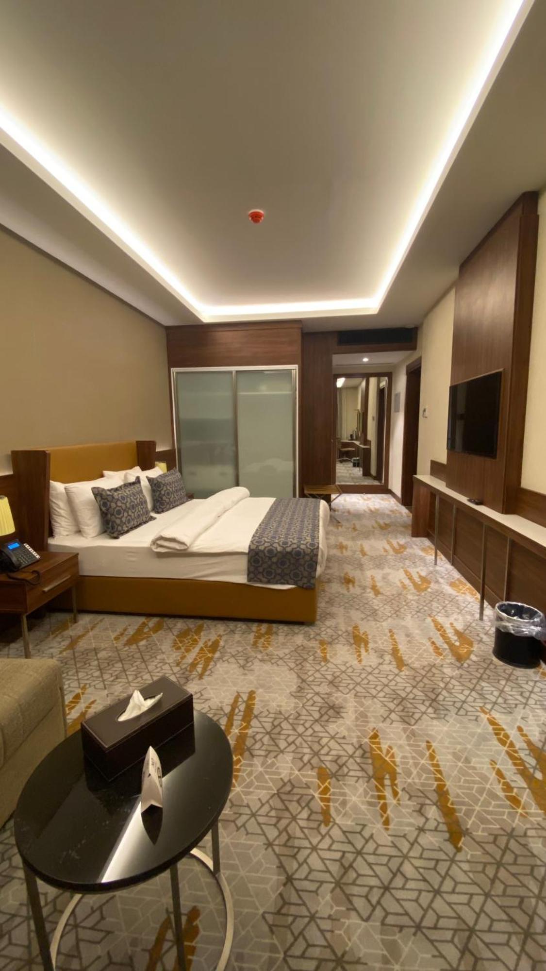 Royal Vista Hotel Ибри Экстерьер фото