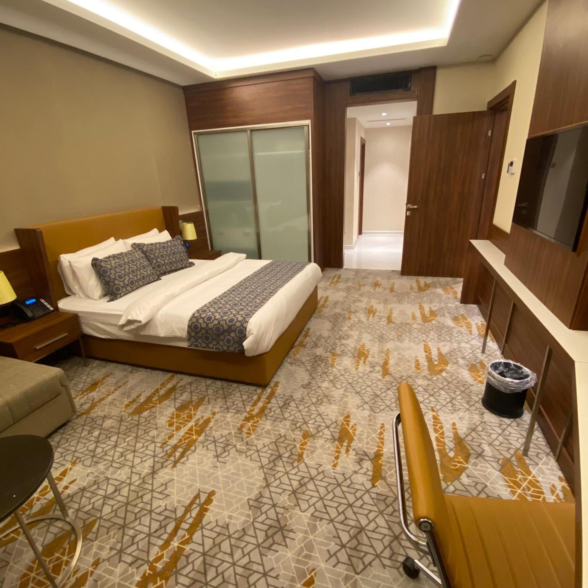 Royal Vista Hotel Ибри Экстерьер фото