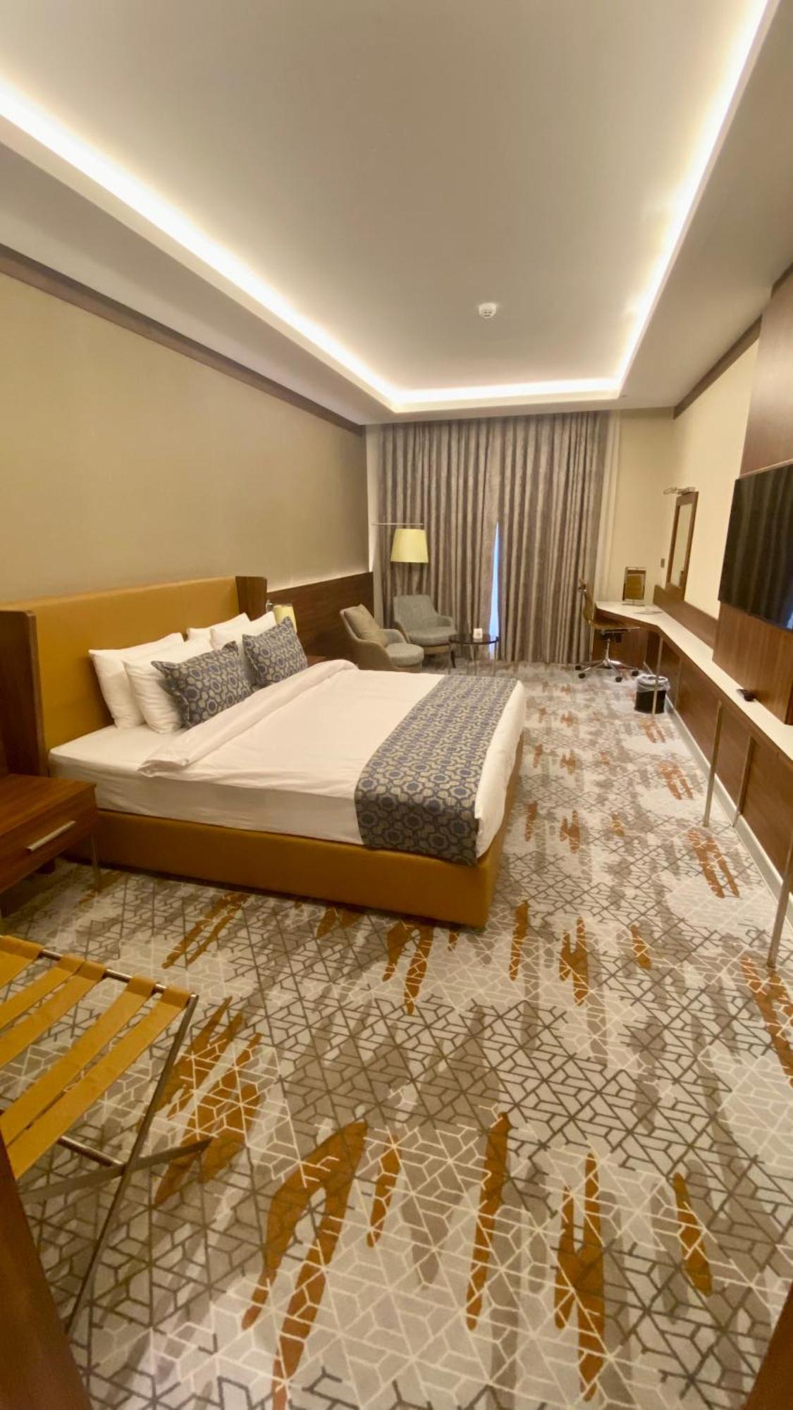 Royal Vista Hotel Ибри Экстерьер фото