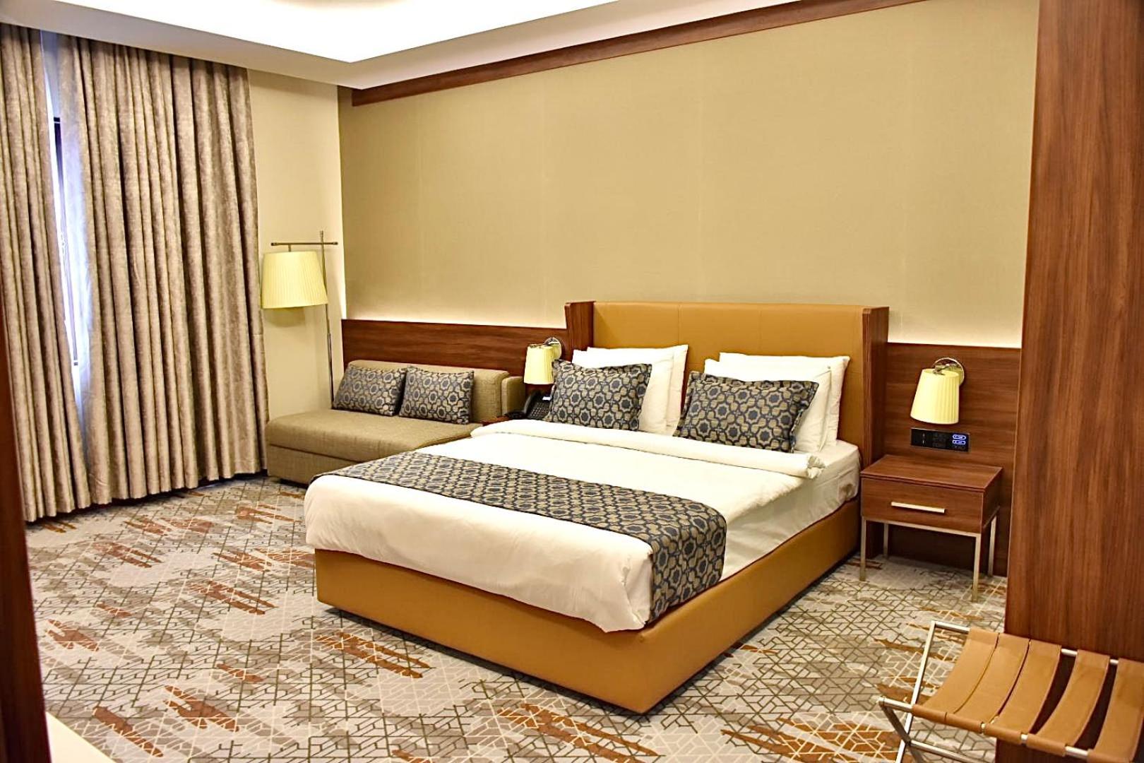 Royal Vista Hotel Ибри Экстерьер фото
