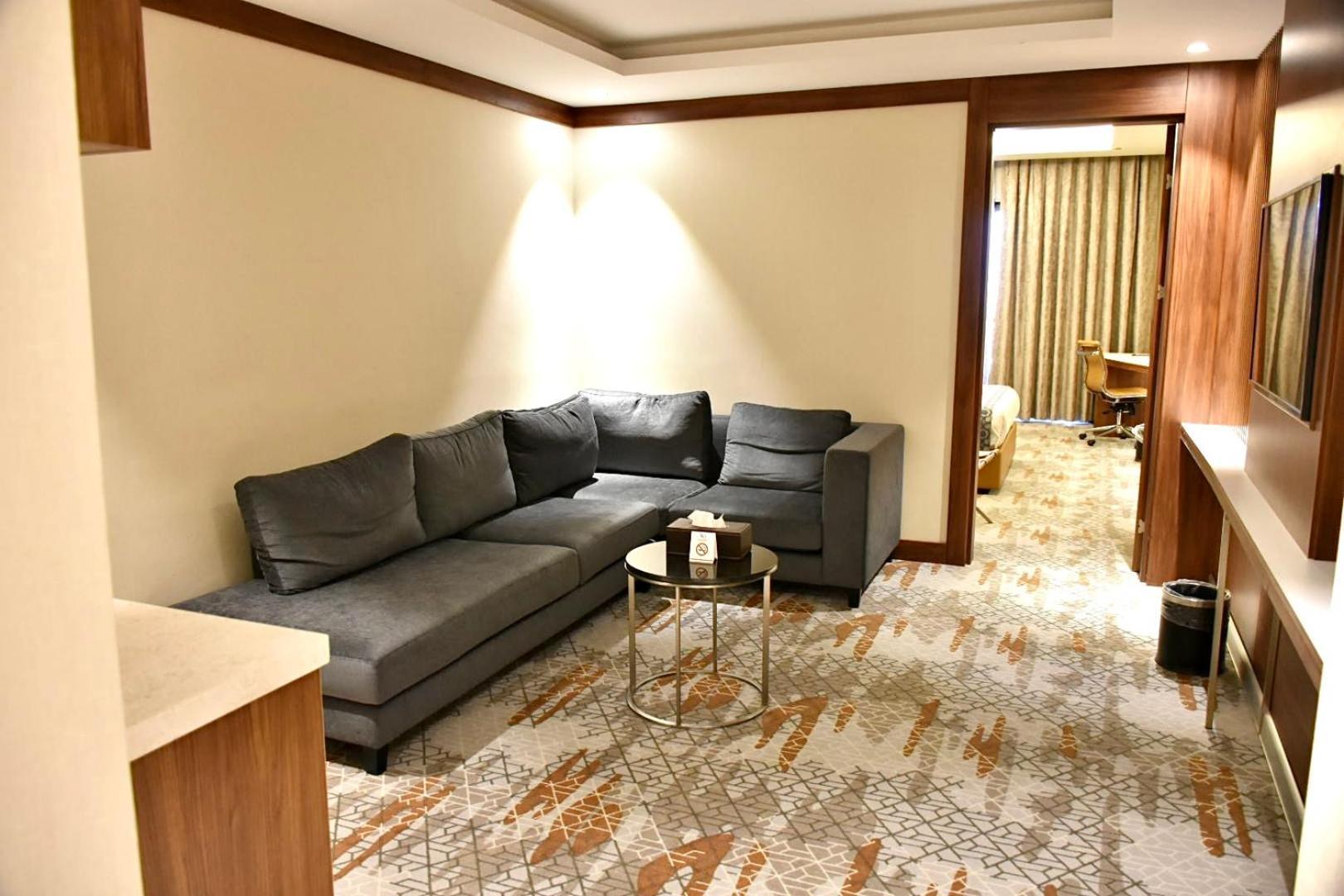 Royal Vista Hotel Ибри Экстерьер фото