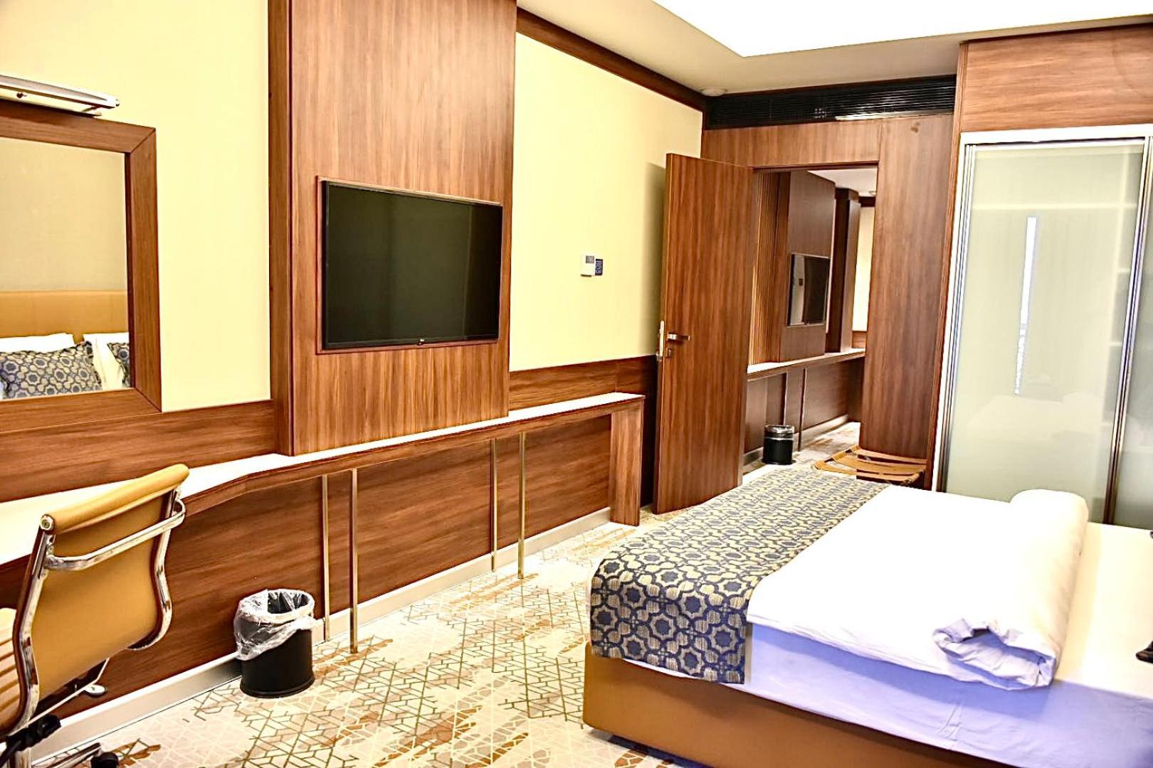 Royal Vista Hotel Ибри Экстерьер фото
