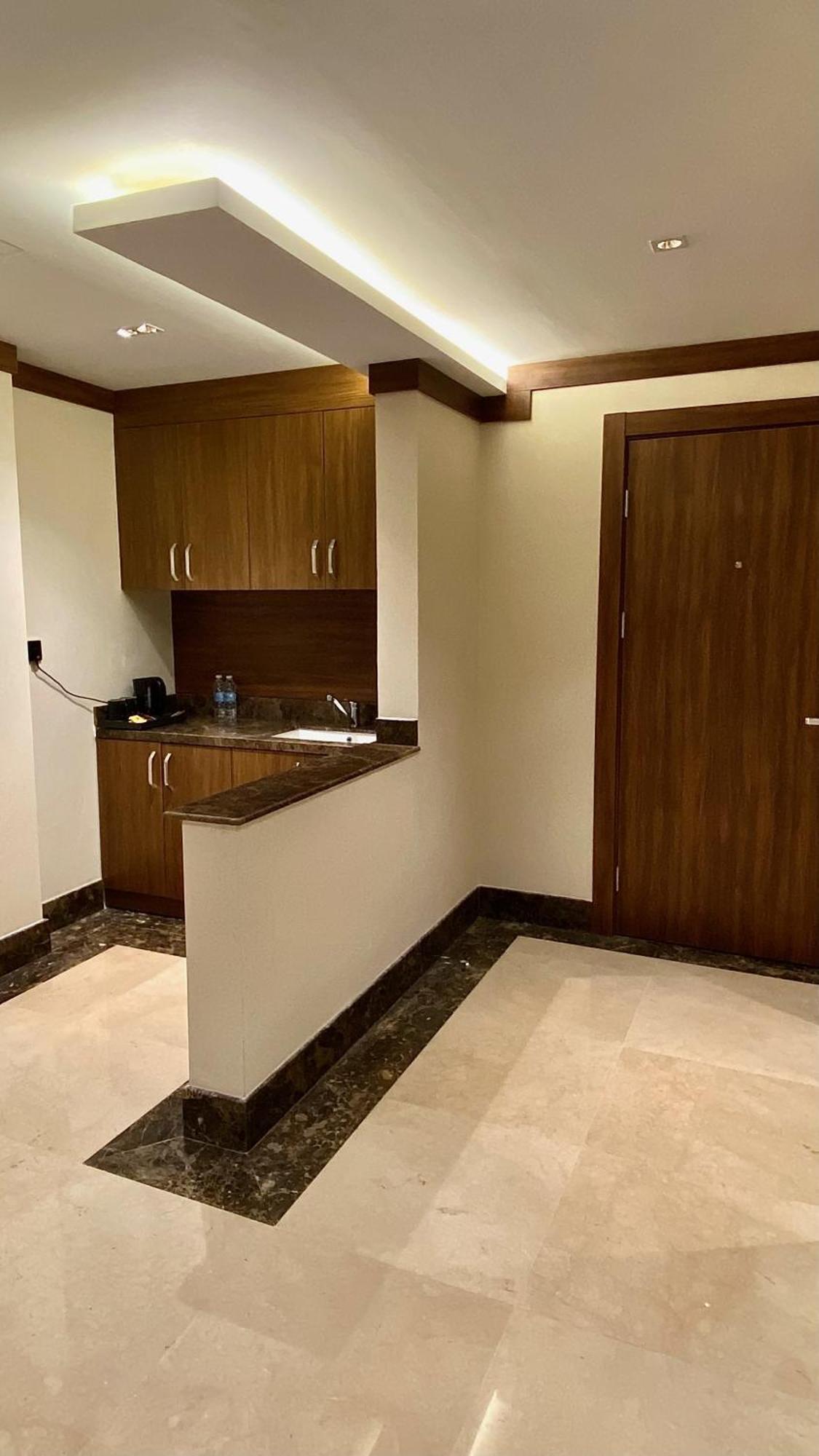 Royal Vista Hotel Ибри Экстерьер фото