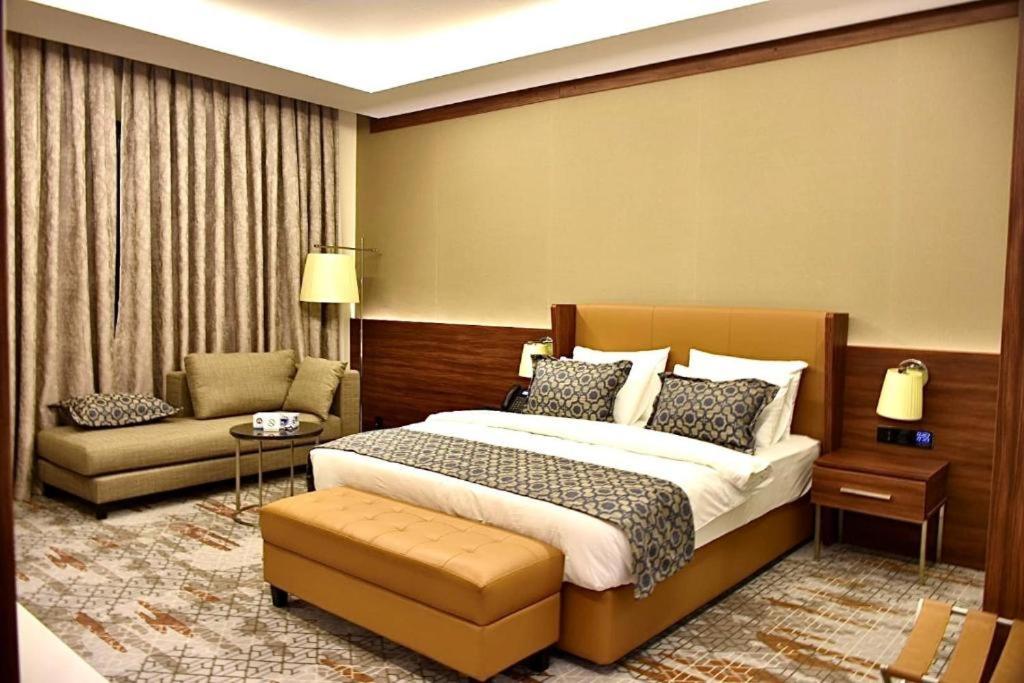 Royal Vista Hotel Ибри Экстерьер фото