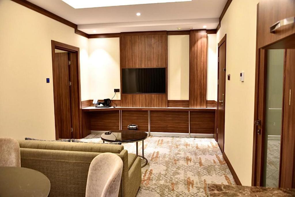 Royal Vista Hotel Ибри Экстерьер фото
