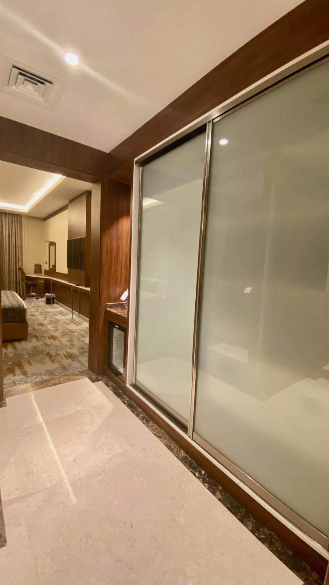 Royal Vista Hotel Ибри Экстерьер фото
