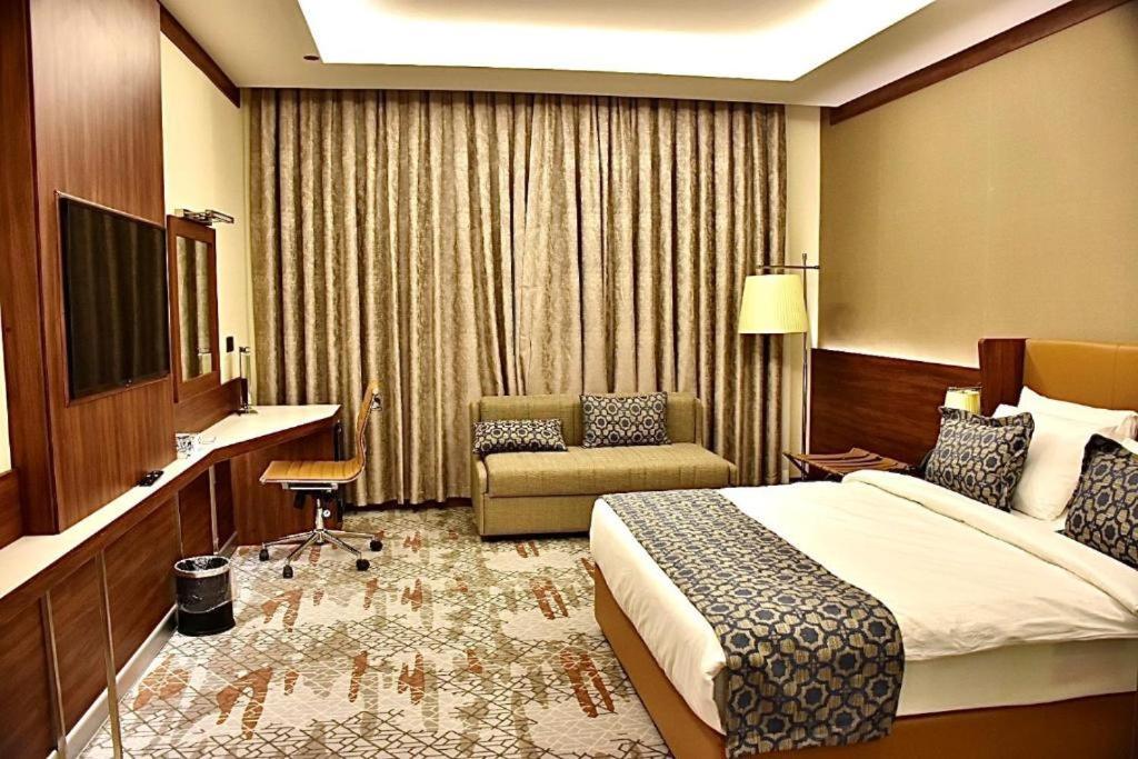 Royal Vista Hotel Ибри Экстерьер фото